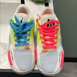 Jordan Heir
Sail Dark Powder Blue Volt